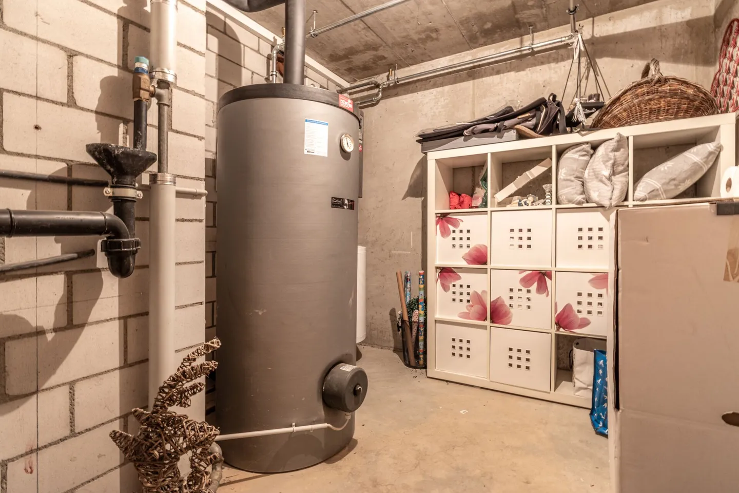 Maison d'angle de 4,5 pièces avec potentiel d'extension, grand jardin et emplacement résidentiel fiscalement avantageux à Seuzach - Photo 27 sur 30
