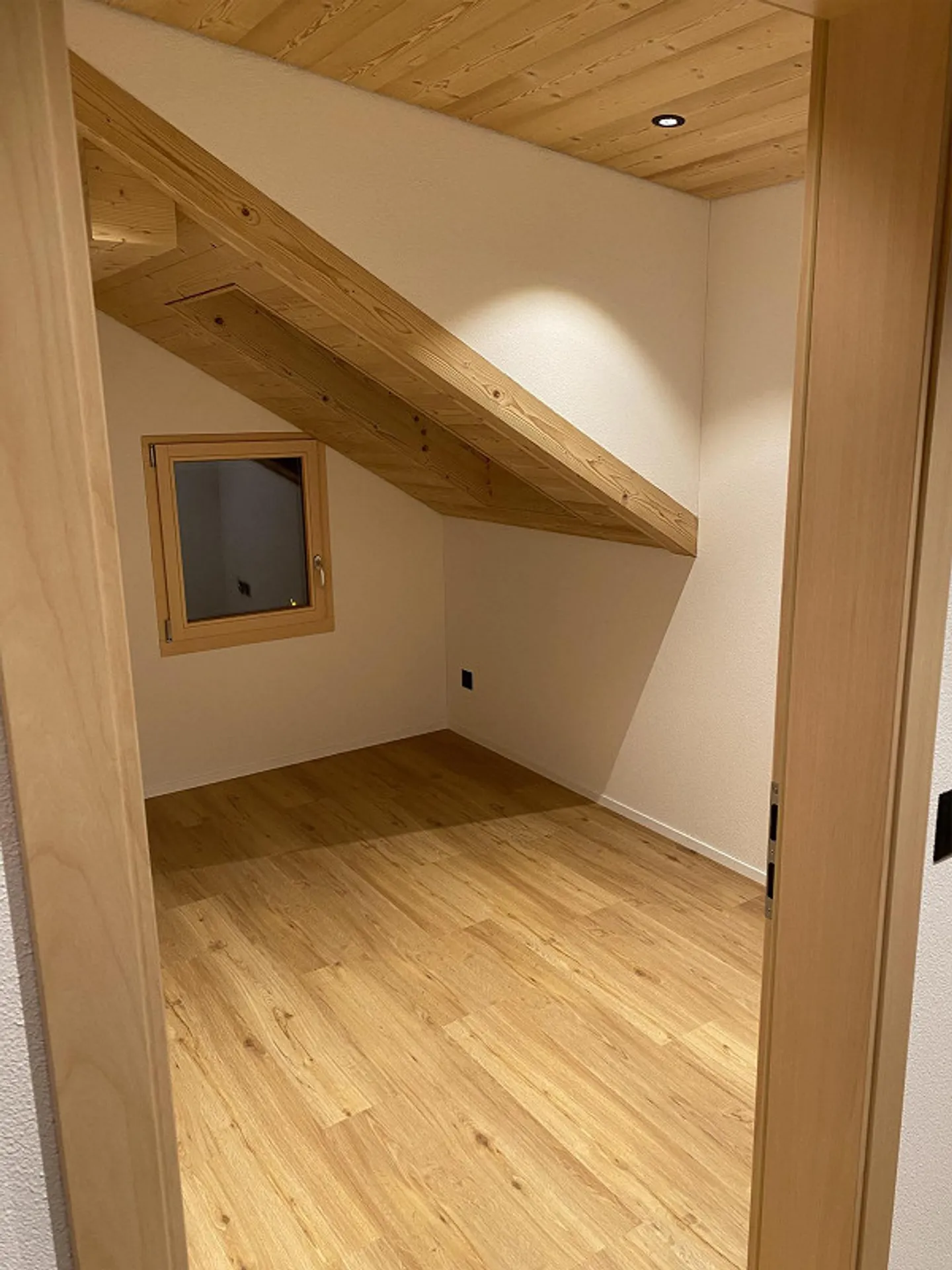 Appartement penthouse 3 pièces - Photo 4 sur 9