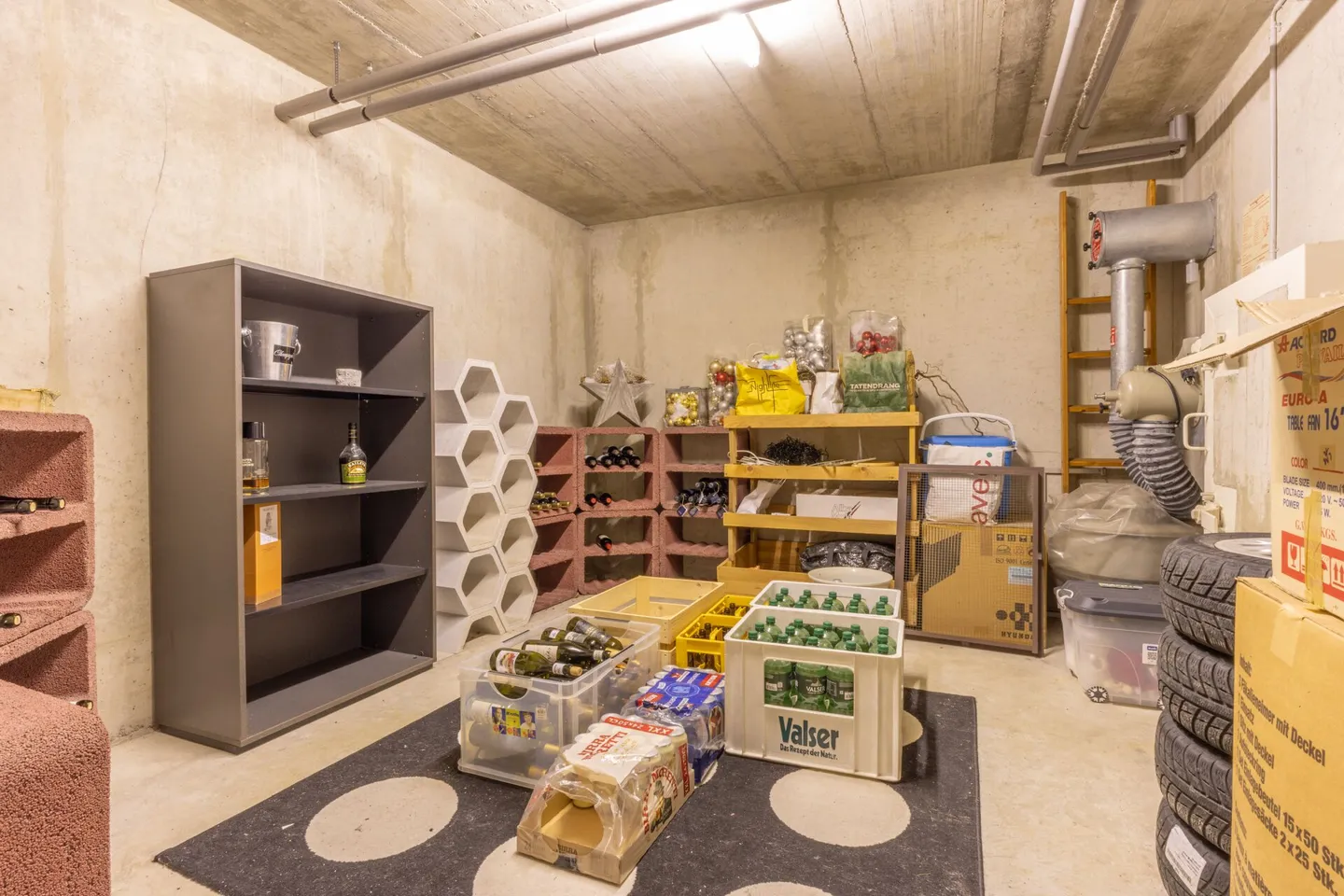 Maison d'angle de 4,5 pièces avec potentiel d'extension, grand jardin et emplacement résidentiel fiscalement avantageux à Seuzach - Photo 28 sur 30