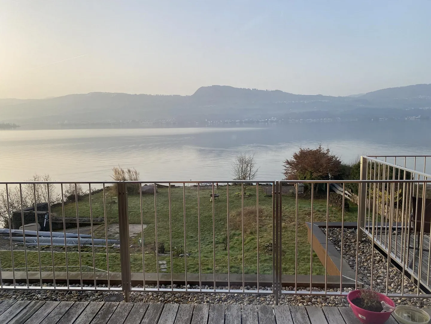 Penthouse apartment in Uerikon with private lake access - Photo 14 of 22