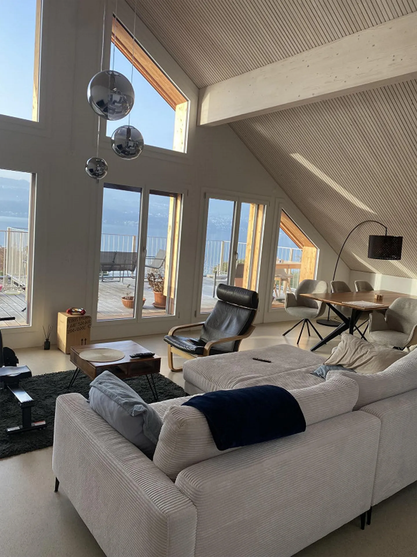 Penthouse apartment in Uerikon with private lake access - Photo 17 of 22