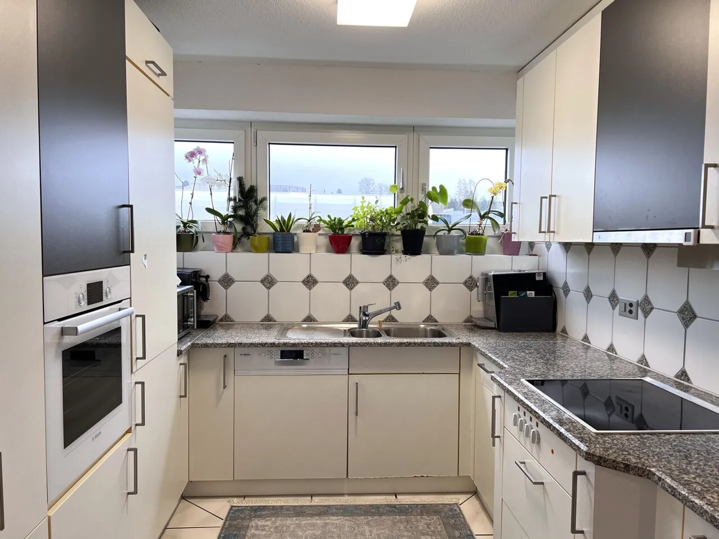 Living close to the center - convenient for everyday life, work, and excursions - Photo 3 of 11