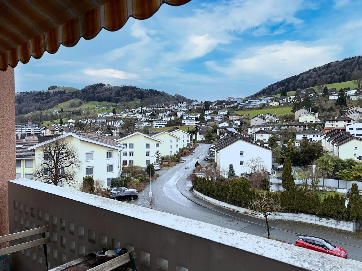 Living close to the center - convenient for everyday life, work, and excursions - Photo 9 of 11