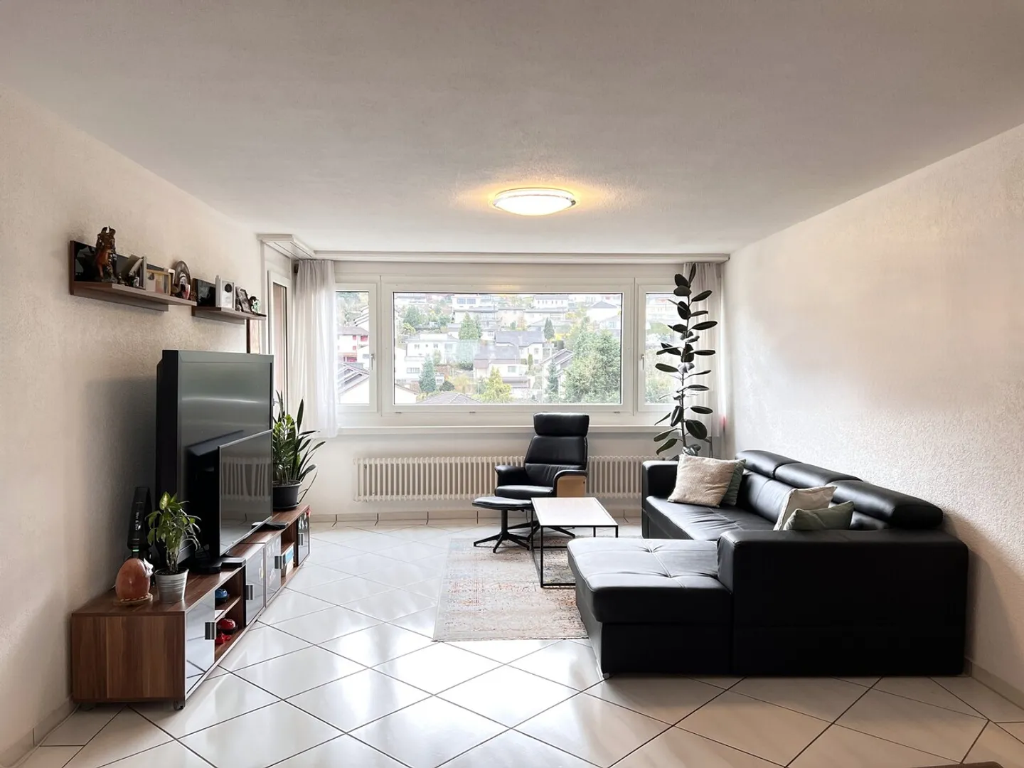 Living close to the center - convenient for everyday life, work, and excursions - Photo 1 of 11