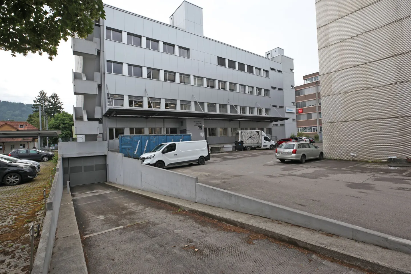 Ampio spazio di stoccaggio a Köniz - Foto 6 di 6