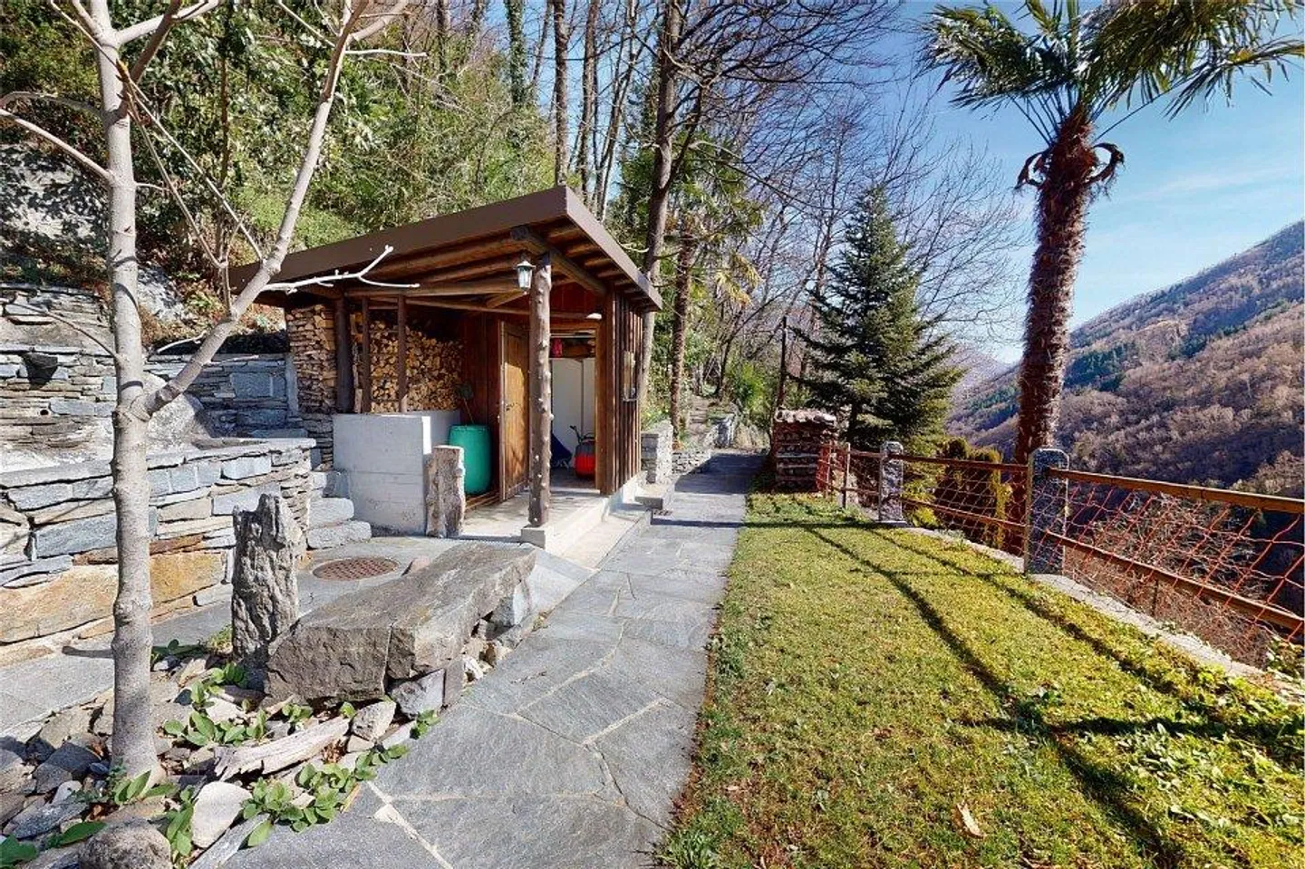 Tessiner Haus mit 6 Zimmern, Rasen und Wald - Foto 6 von 13