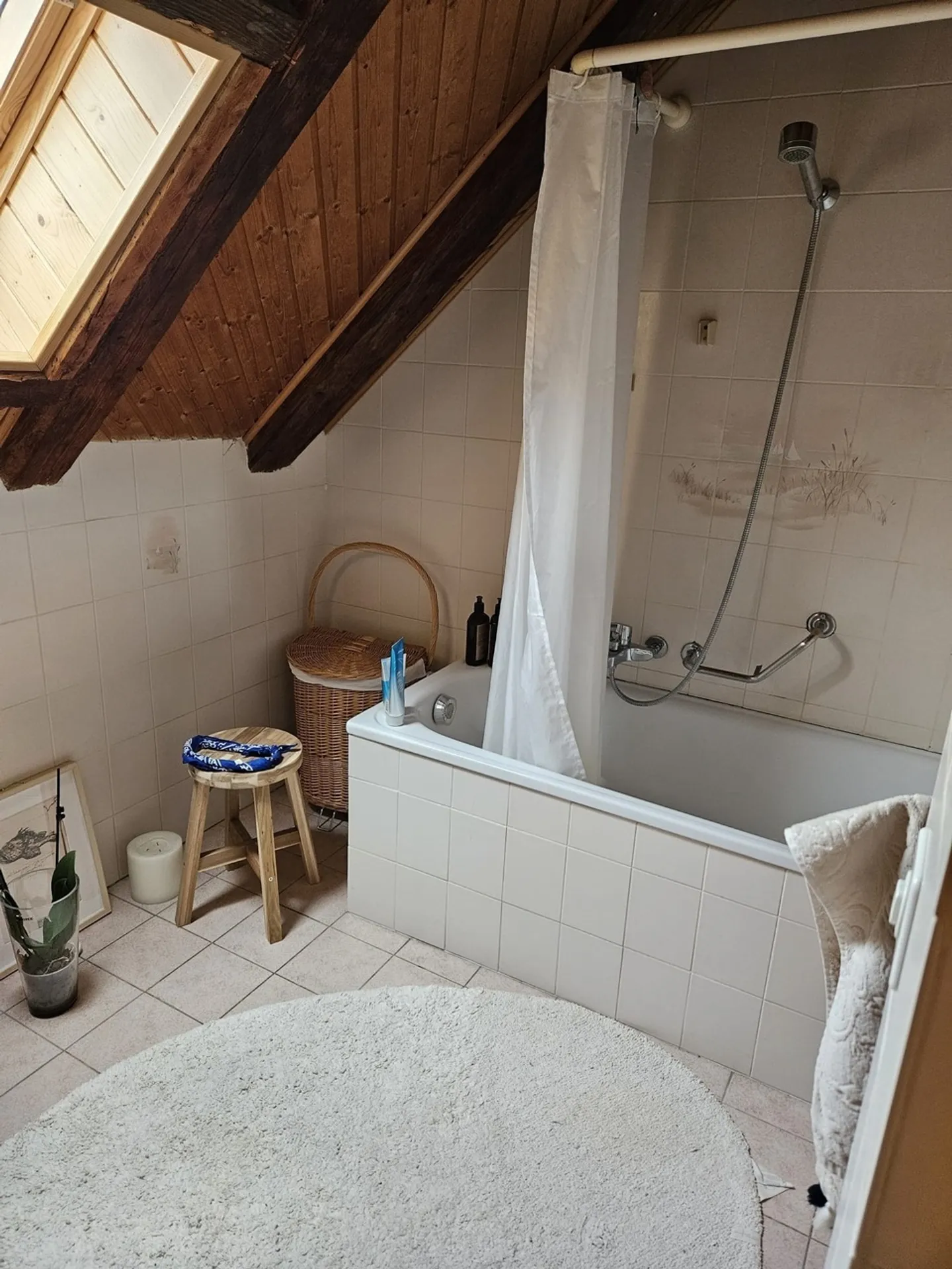 Appartement de 3 pièces au 2ème étage - Chemin de Montilier 5 - - Photo 4 sur 6
