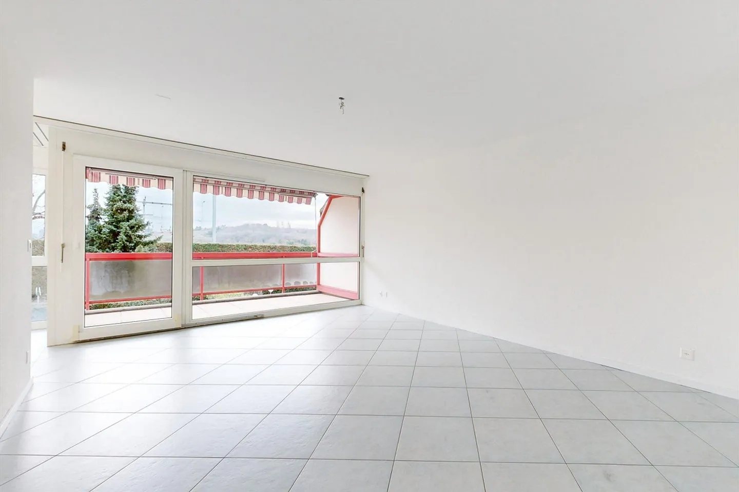 Appartement Charmant avec Jardin - Photo 2 sur 7