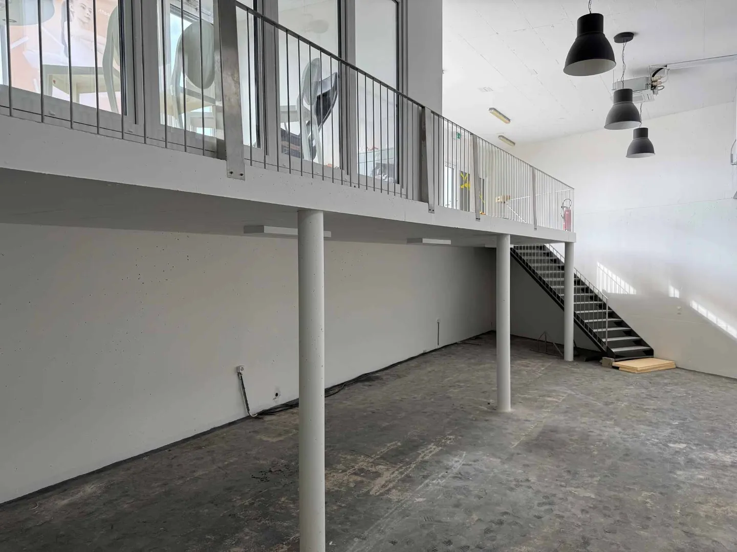 Spazio Commerciale a Mies - Foto 4 di 10