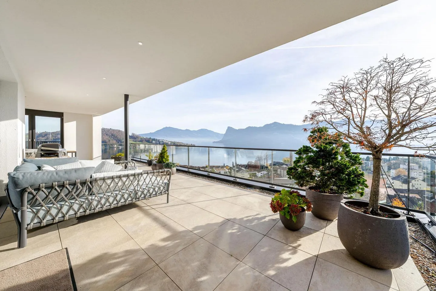 Luxury Above the Lake - Photo 2 of 4