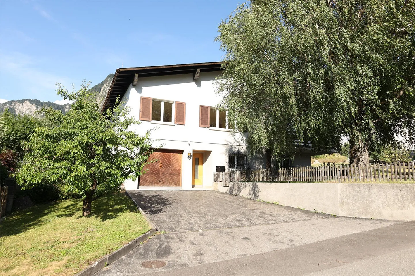 EFH Calandablick Zizers - Foto 1 di 21