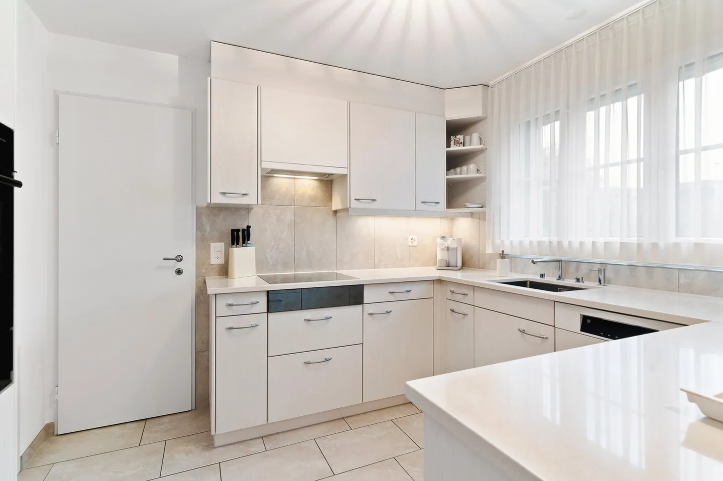 6 1/2 Zimmer Maisonette Wohnung inkl. 2 Tiefgaragenplätze - Foto 5 von 10