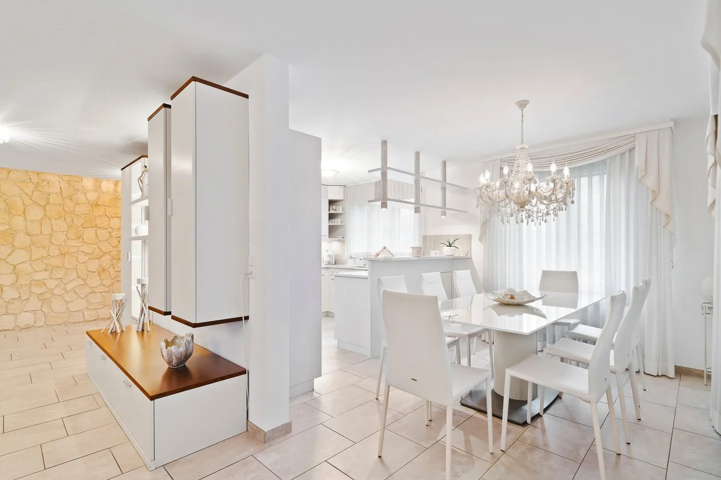 6 1/2 Zimmer Maisonette Wohnung inkl. 2 Tiefgaragenplätze - Foto 4 von 10