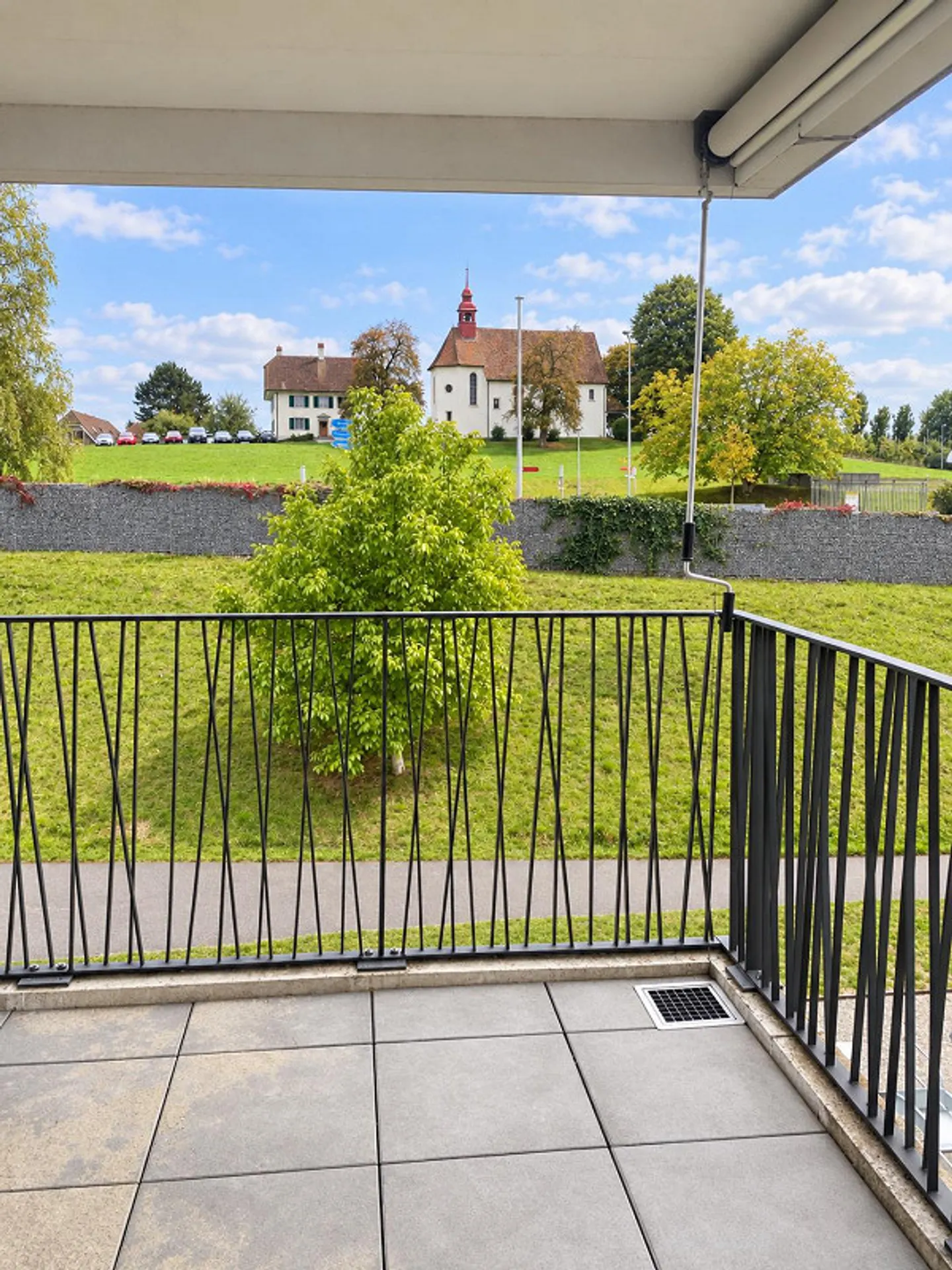 Bright 3.5-room apartment with large balcony - 5 minutes to the lake - Photo 9 of 9