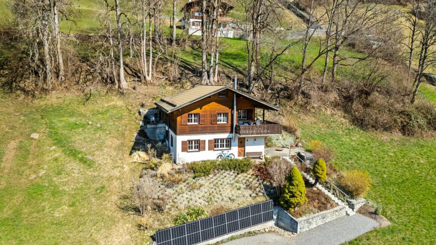 Charmantes Chalet mit Traumhaftem Blick - Foto 1 von 13