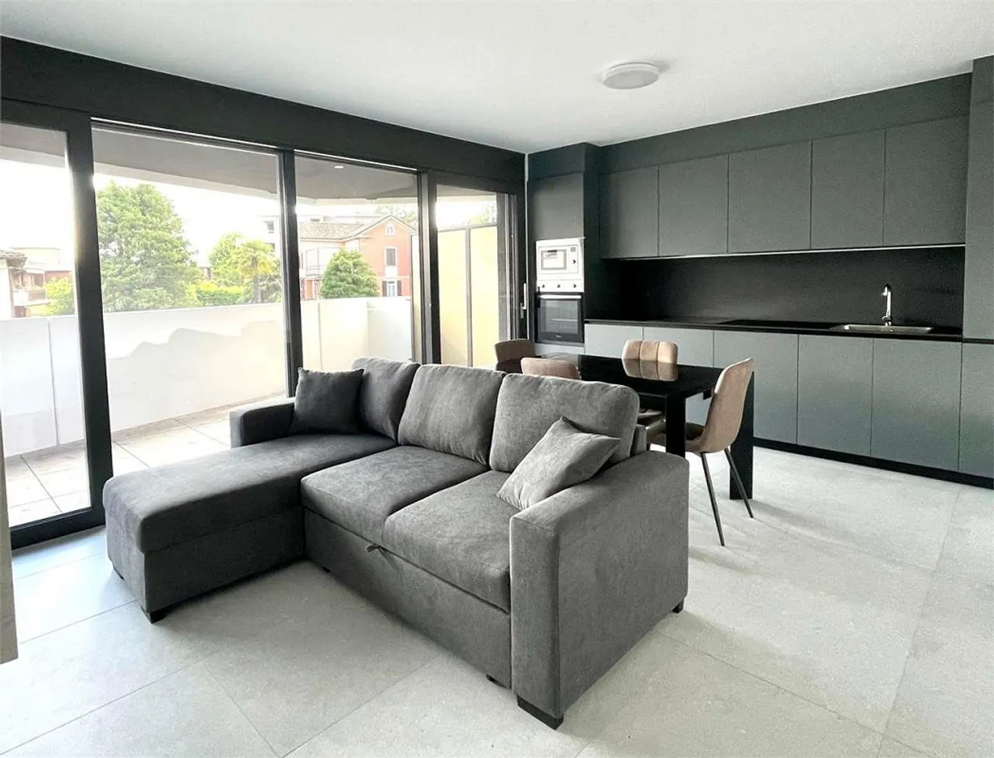 Moderne möblierte Wohnung in Lugano - Foto 3 von 7