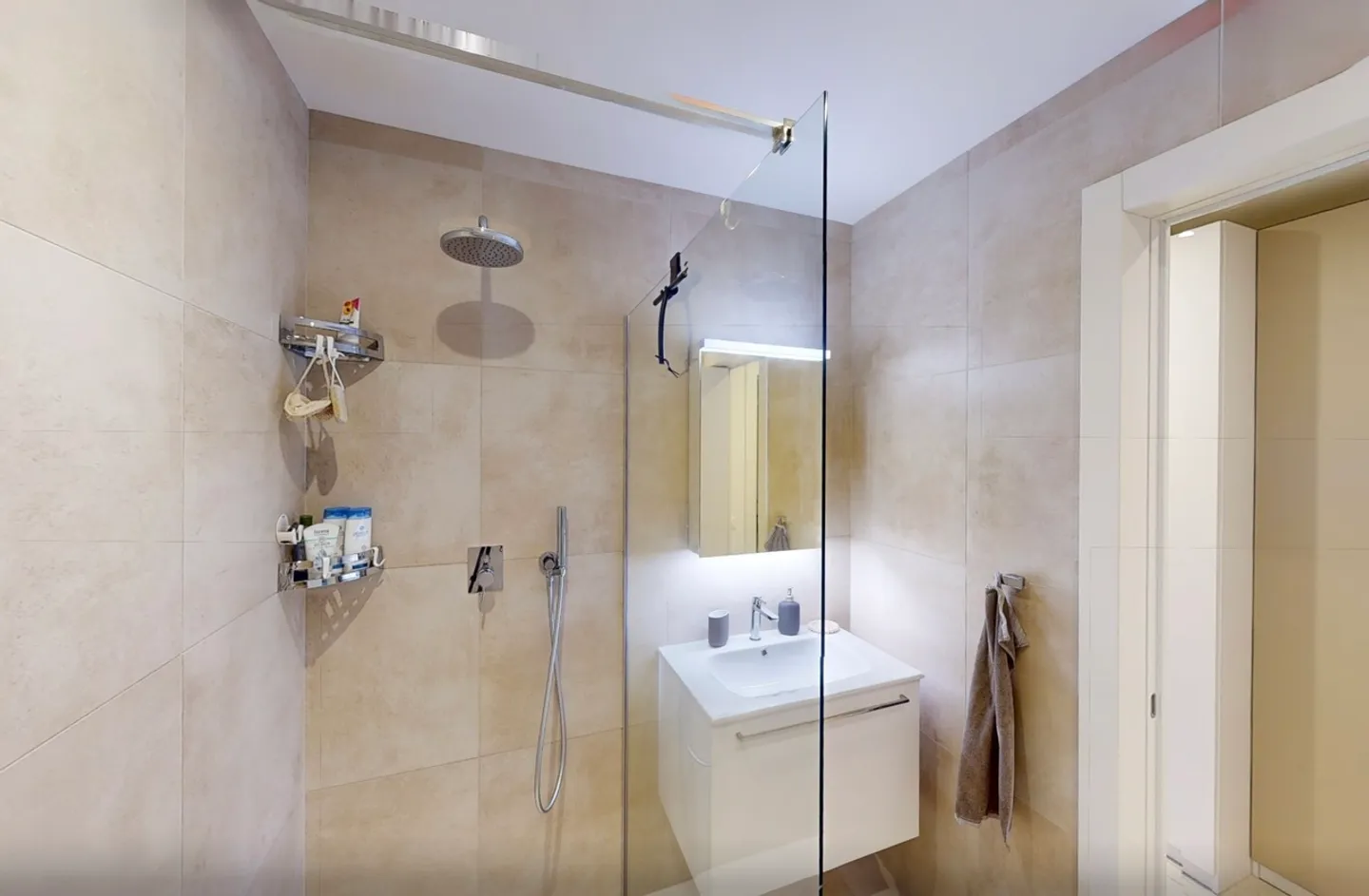 Appartamento elegante che unisce comfort e design - Foto 10 di 15