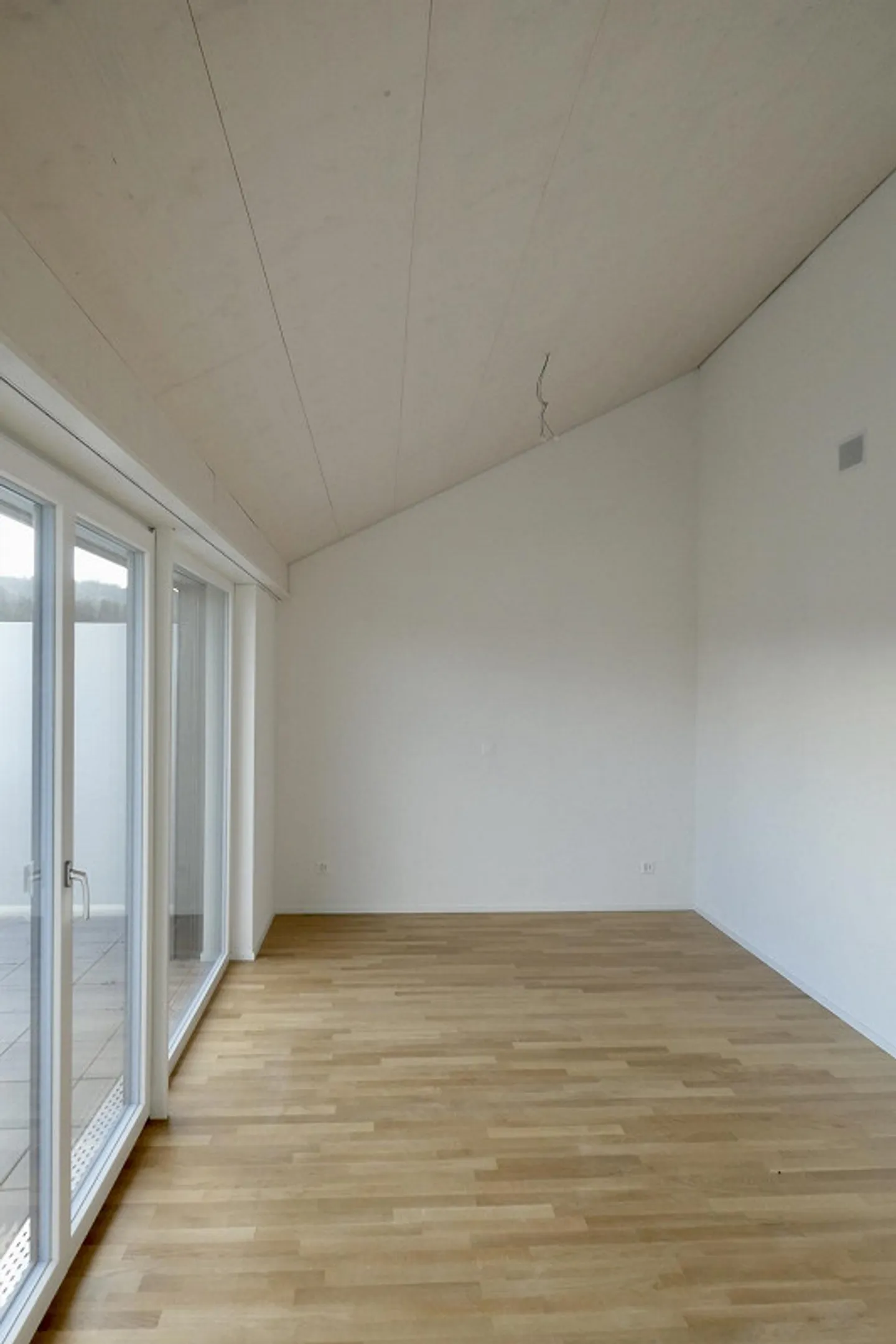 Attractive 4.5-room penthouse apartment with sunny terrace - Photo 5 of 9