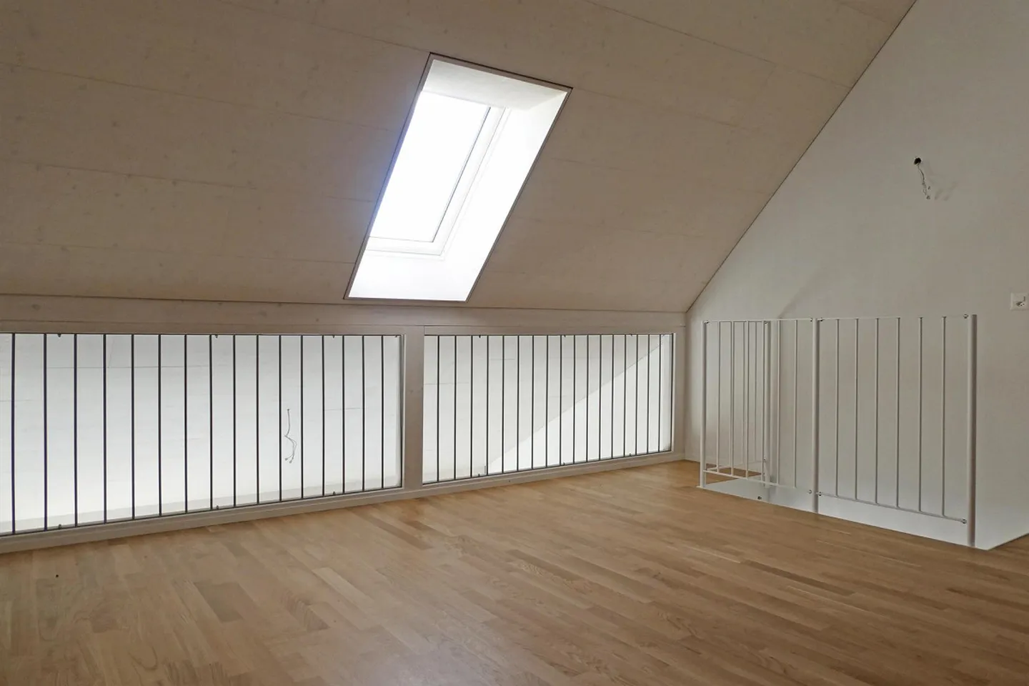 Attractive 4.5-room penthouse apartment with sunny terrace - Photo 6 of 9