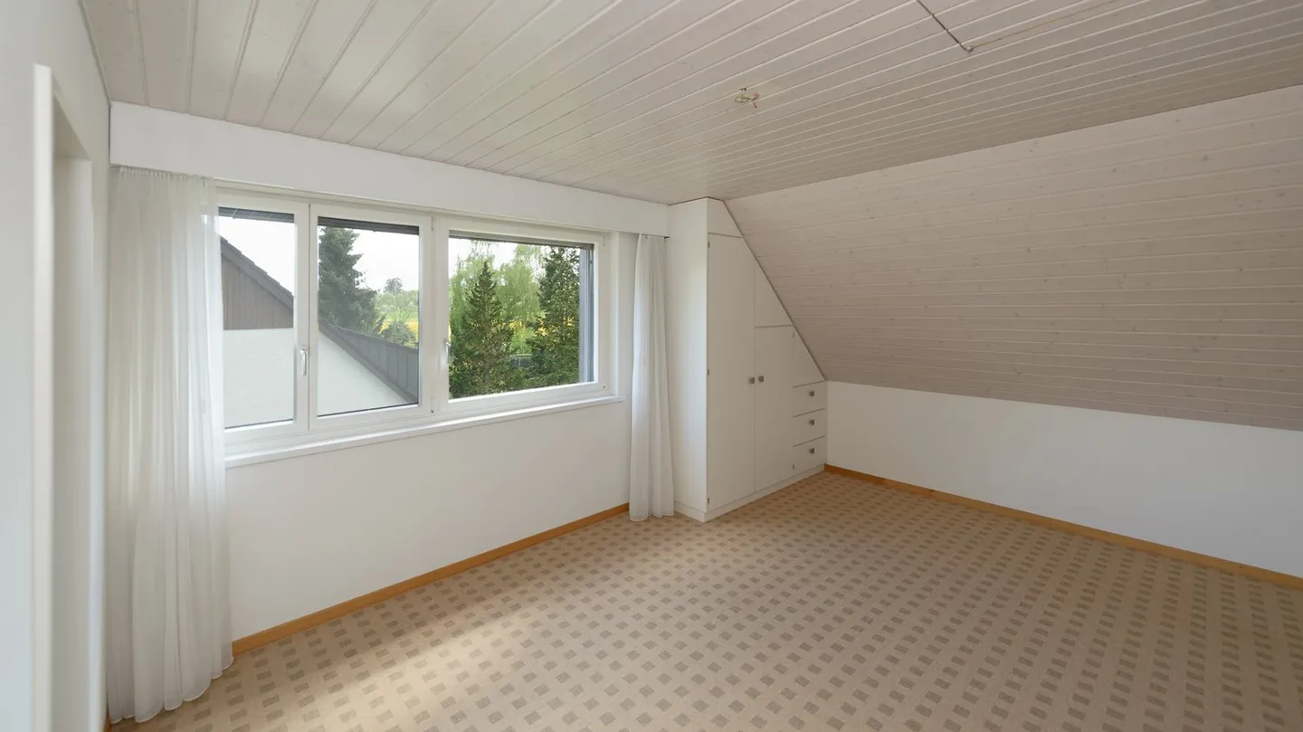 Viel Platz für Sie und Ihre Familie - gepflegtes Doppelhaus am Rande der Bauzone - Foto 12 von 12