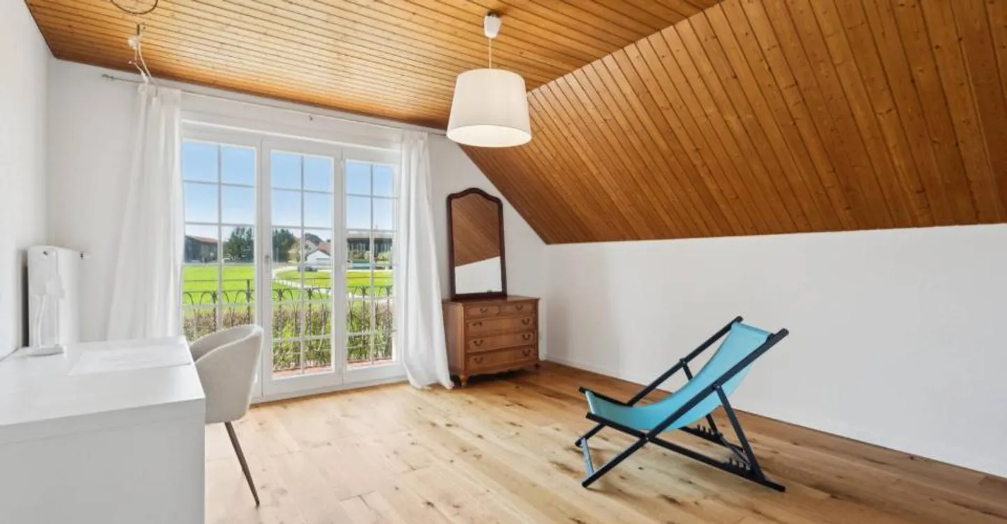 Comfort and Serenity: Renovated Family Home with Pool and Outdoor Space - Photo 6 of 8