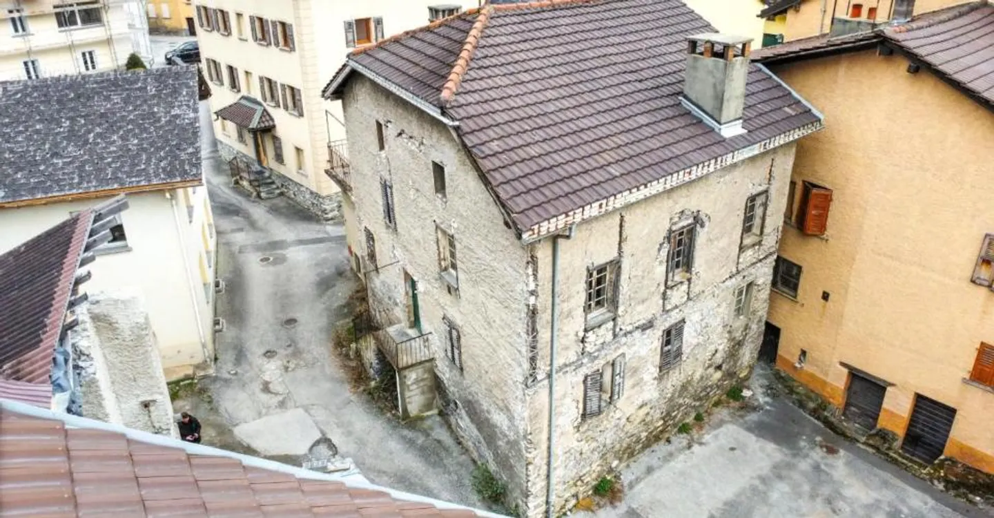 Casa multi-appartamenti con 10 stanze ad Ardon - Foto 3 di 13