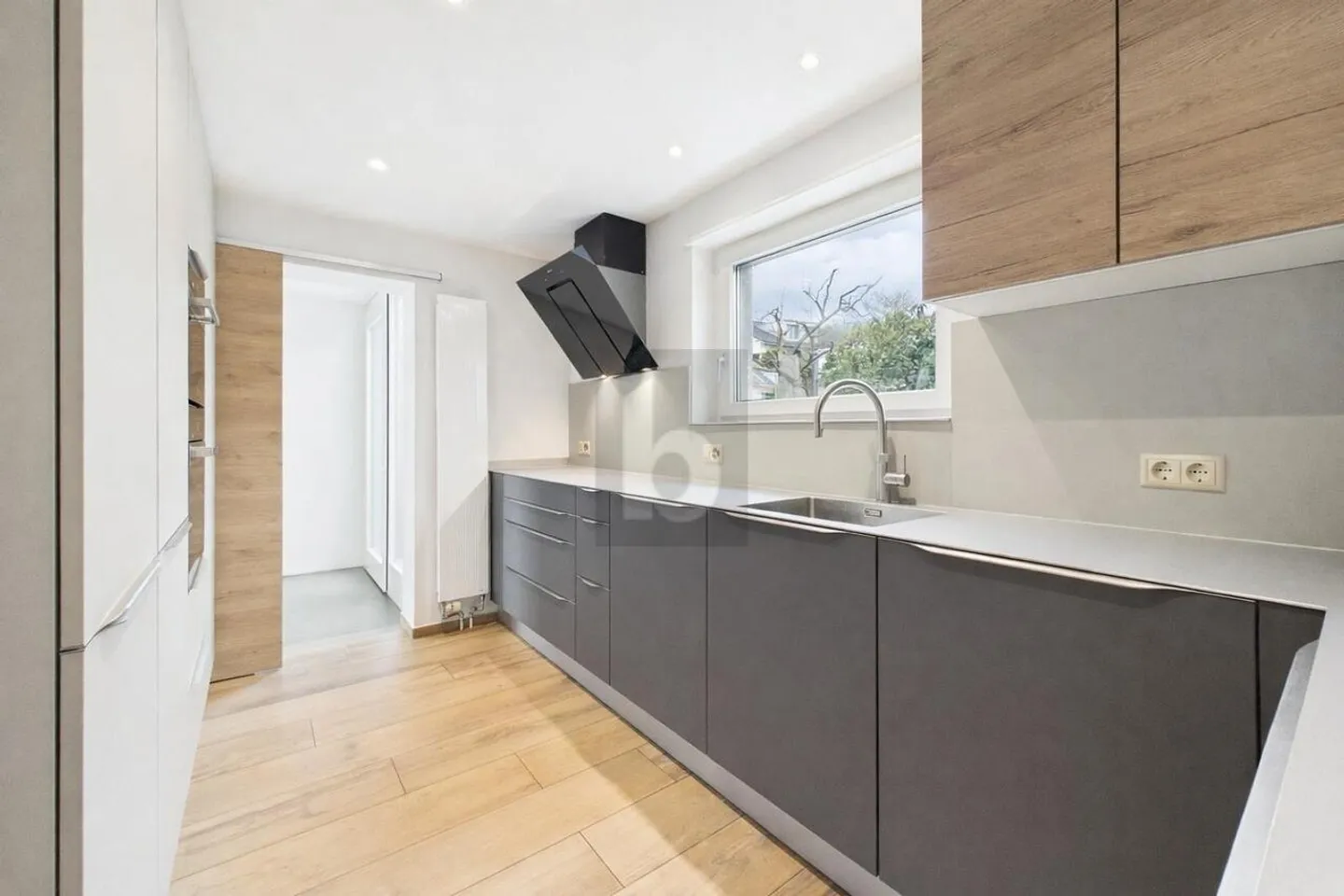 Renovated Family Home with Terrace - Photo 4 of 6