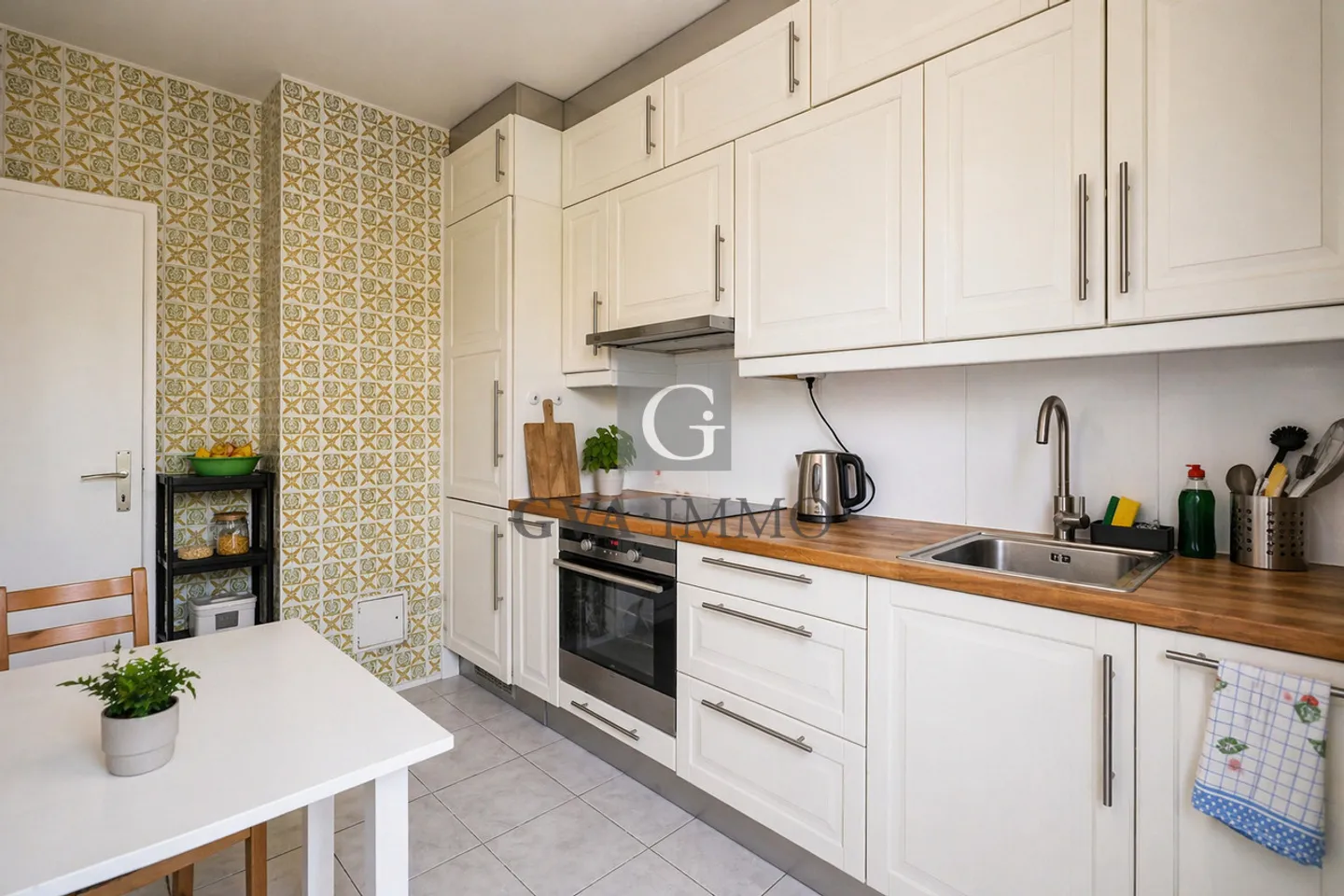 Elegant 2.5-room apartment with loggia and swimming pool in Chêne-Bougeries - Photo 4 of 11