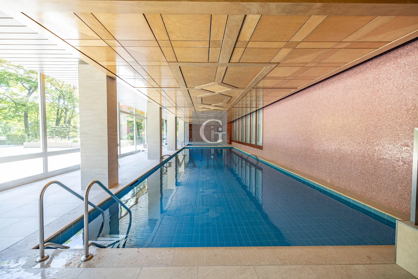 Elegant 2.5-room apartment with loggia and swimming pool in Chêne-Bougeries - Photo 8 of 11