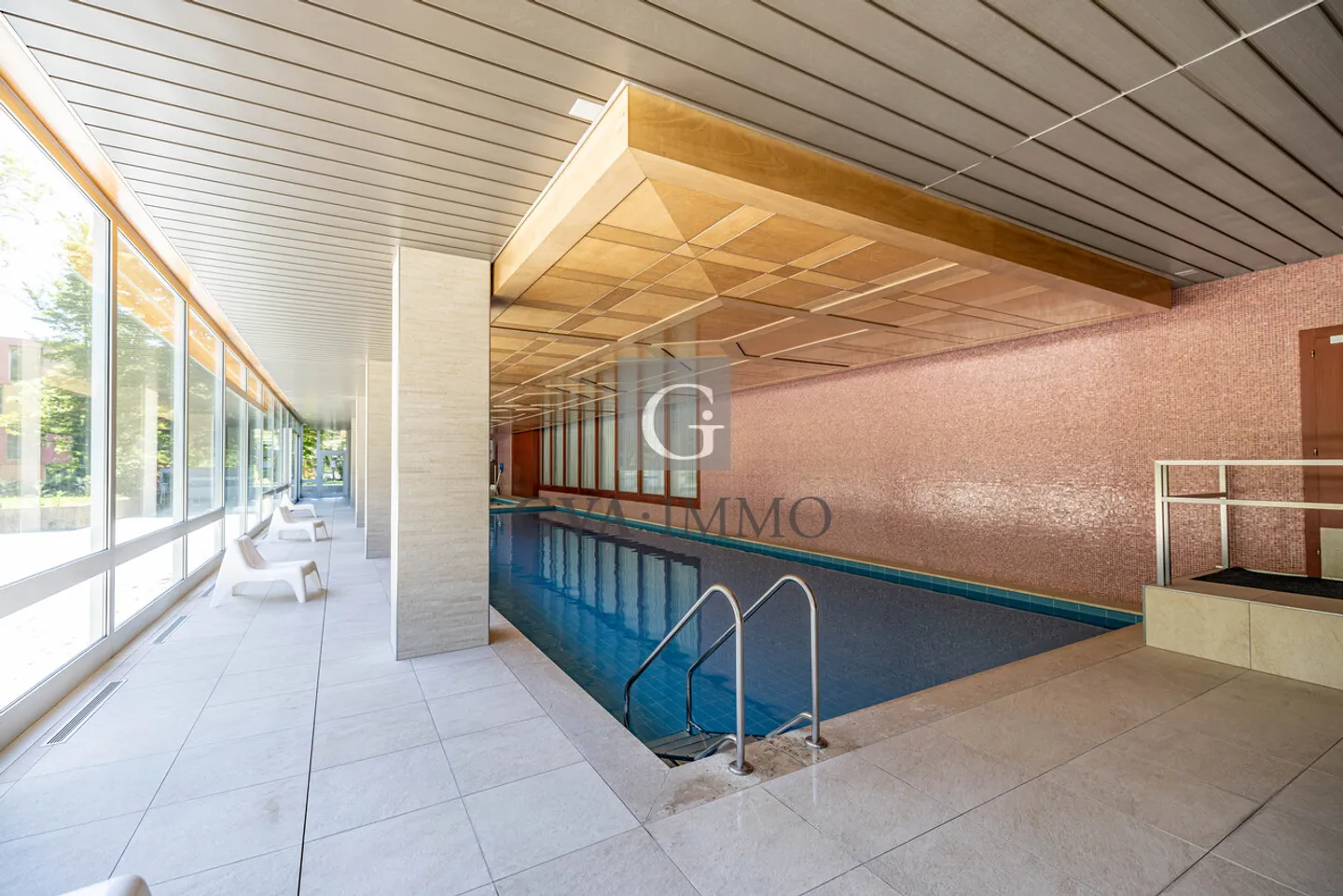 Elegant 2.5-room apartment with loggia and swimming pool in Chêne-Bougeries - Photo 9 of 11