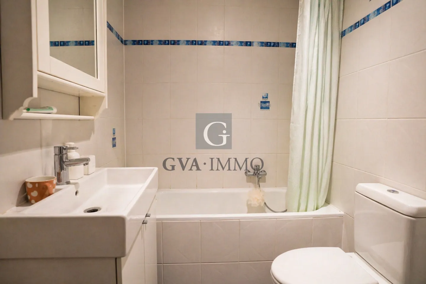 Elegant 2.5-room apartment with loggia and swimming pool in Chêne-Bougeries - Photo 7 of 11