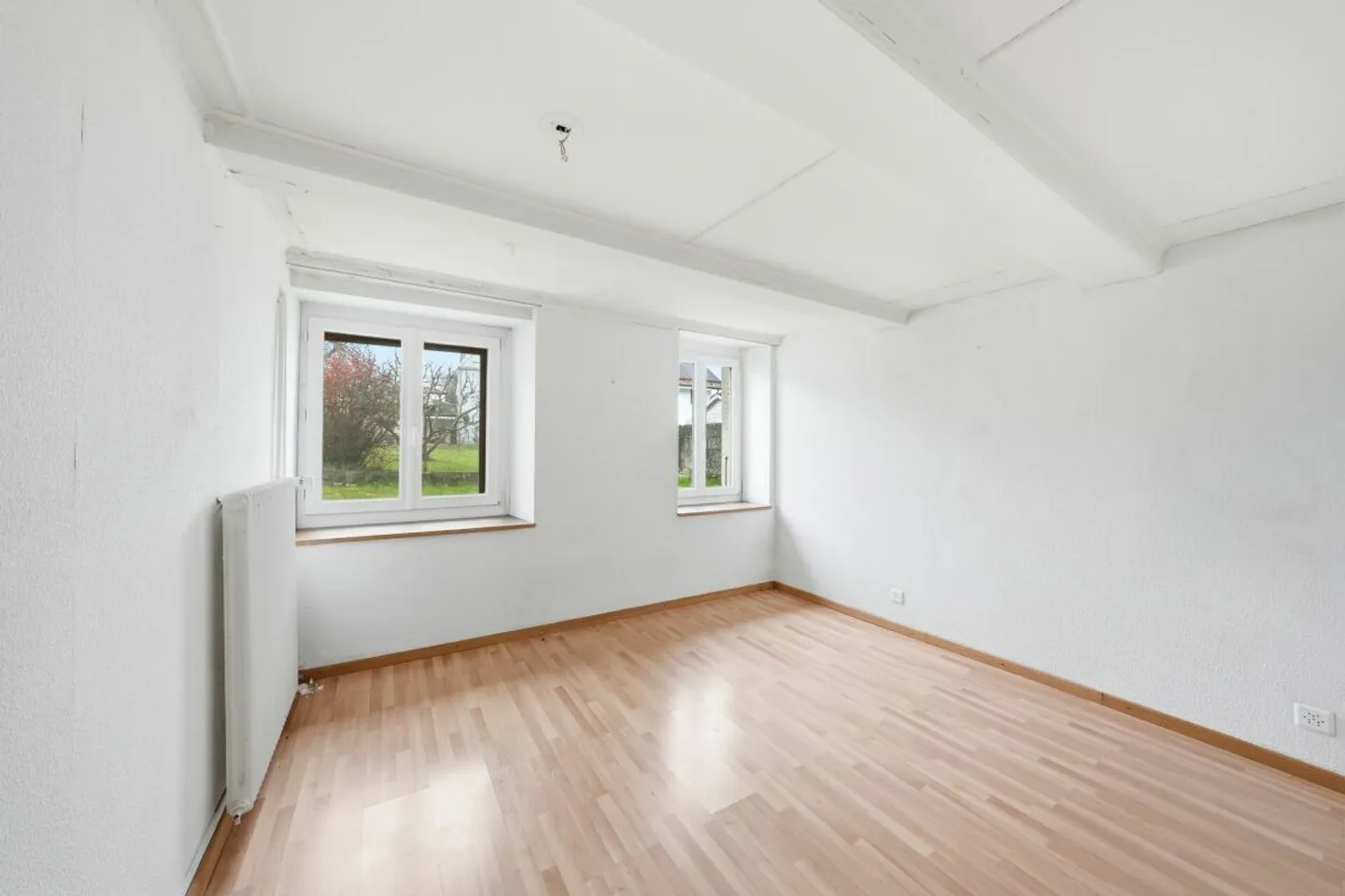 Altes Dorfhaus mit großem Entwicklungspotenzial - Foto 3 von 6