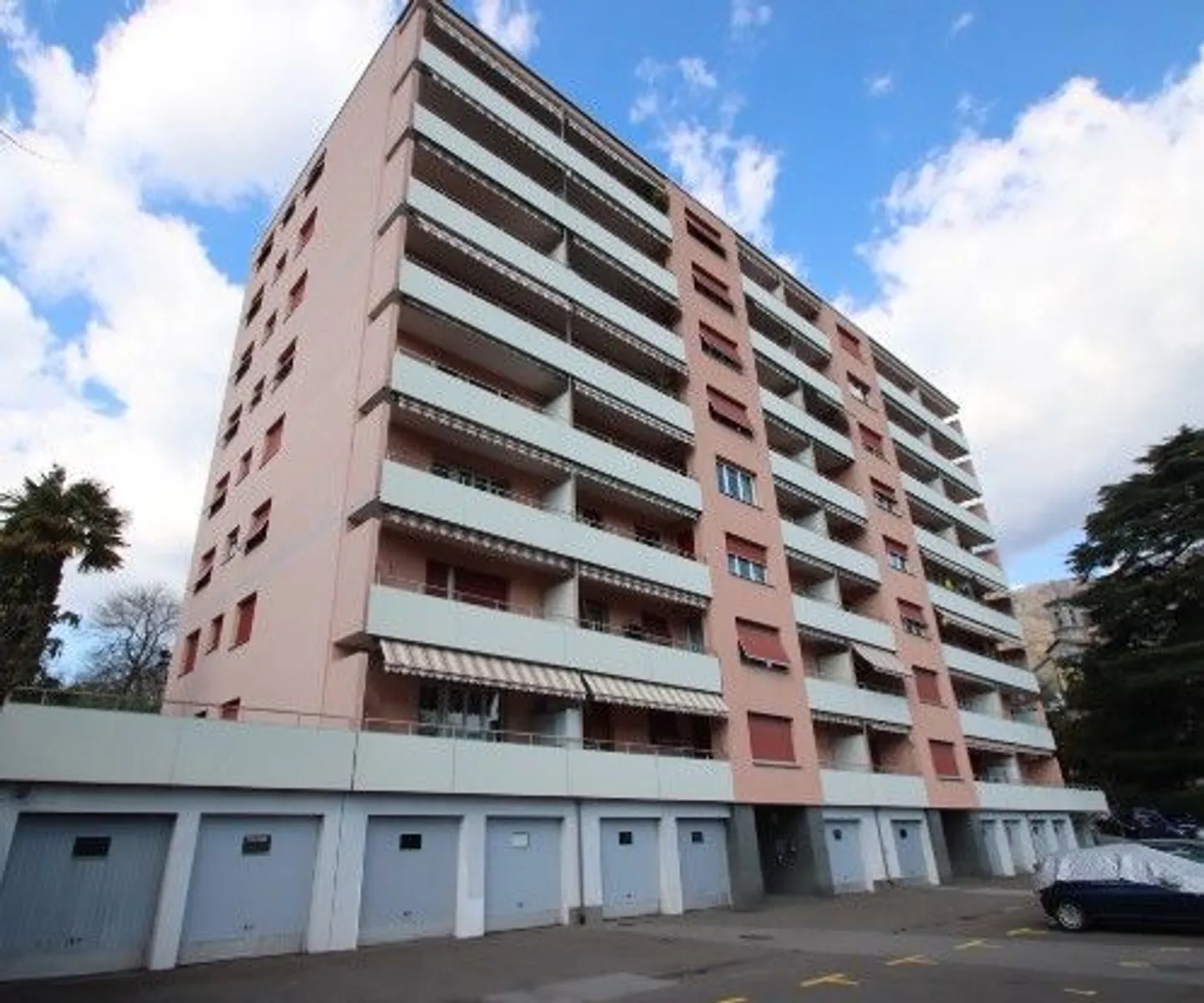 Appartement aux enchères avec balcon - Photo 1 sur 13