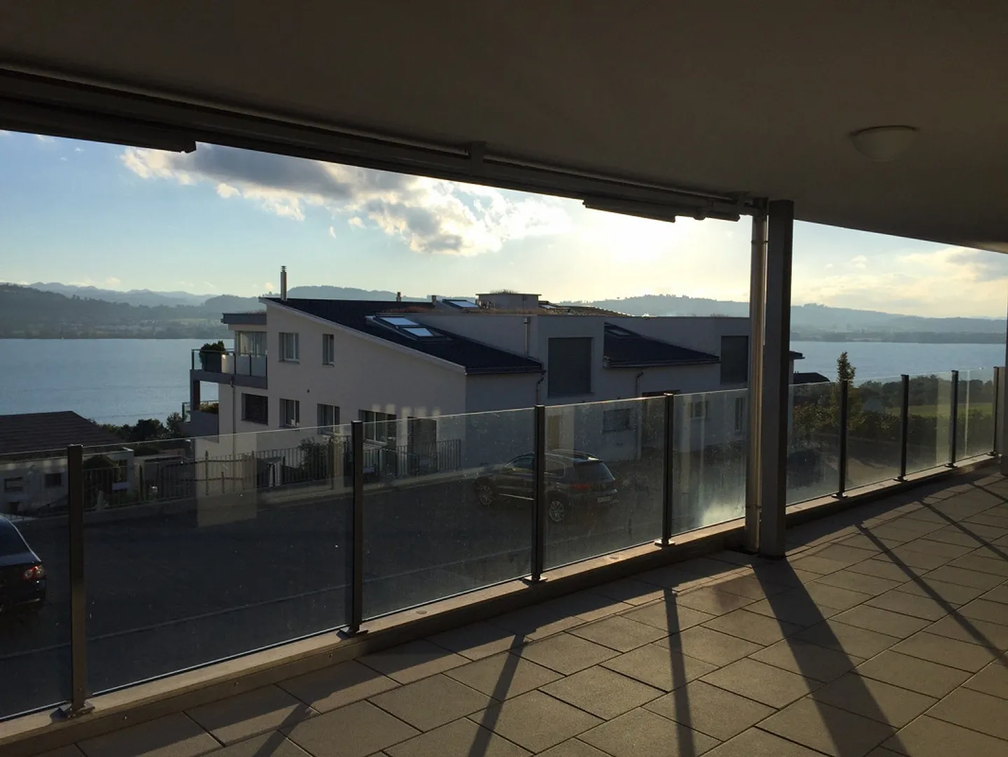 Charmante Wohnung mit Seeblick - Foto 2 von 13