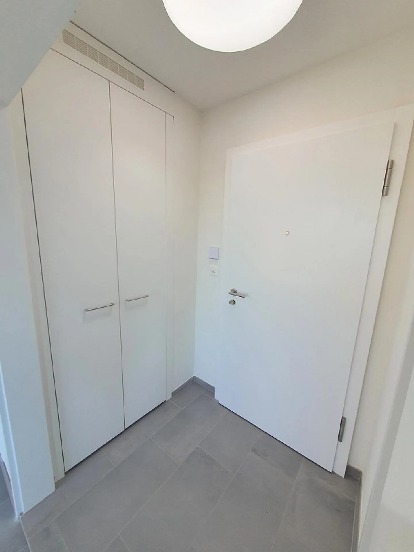 Appartamento attico 3.5 stanze recentemente ristrutturato nel quartiere St. Johann - Foto 7 di 9
