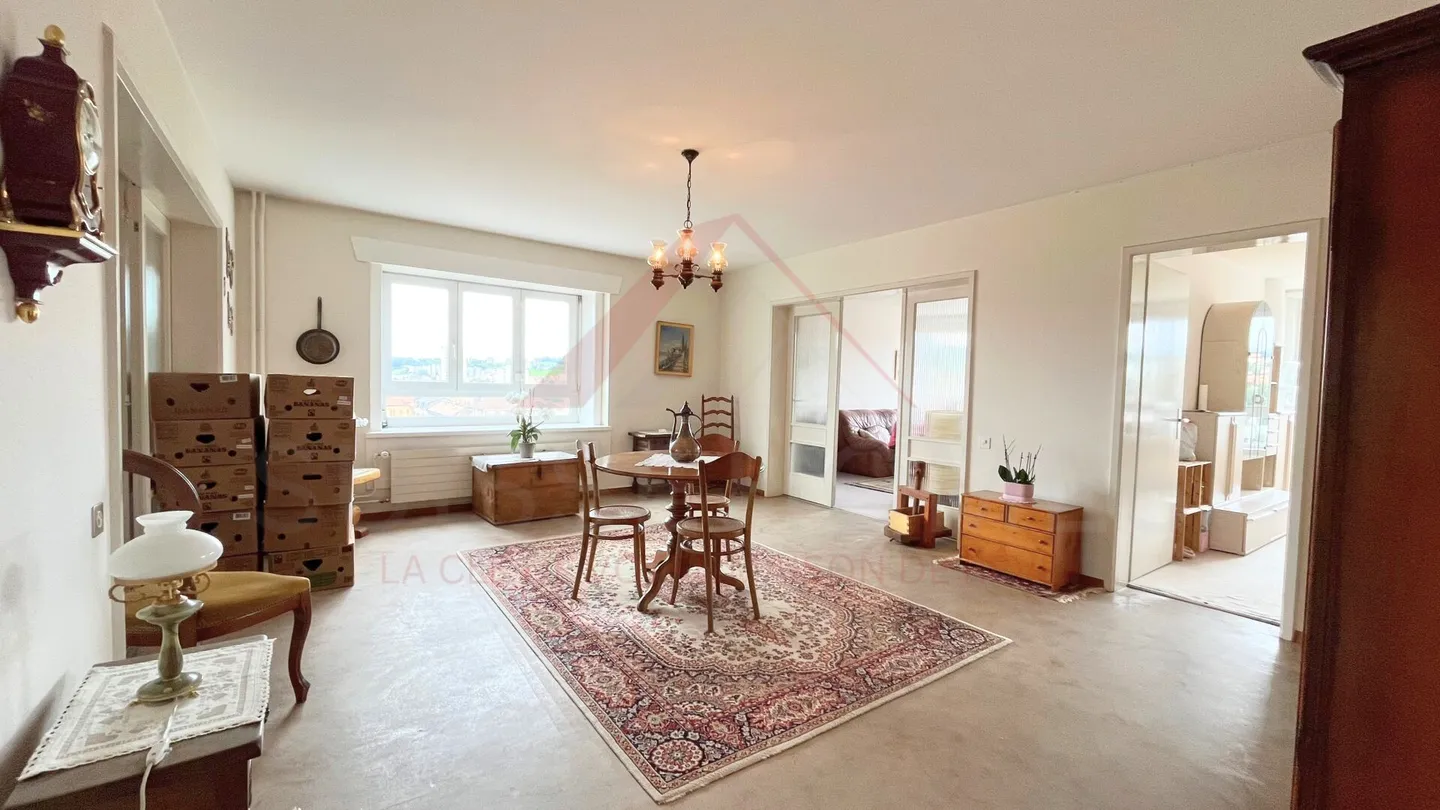 La Chaux-de-Fonds - große 5,5-Zimmer-Wohnung von 150 m² im 8. Stock mit freiem Blick - Foto 7 von 15