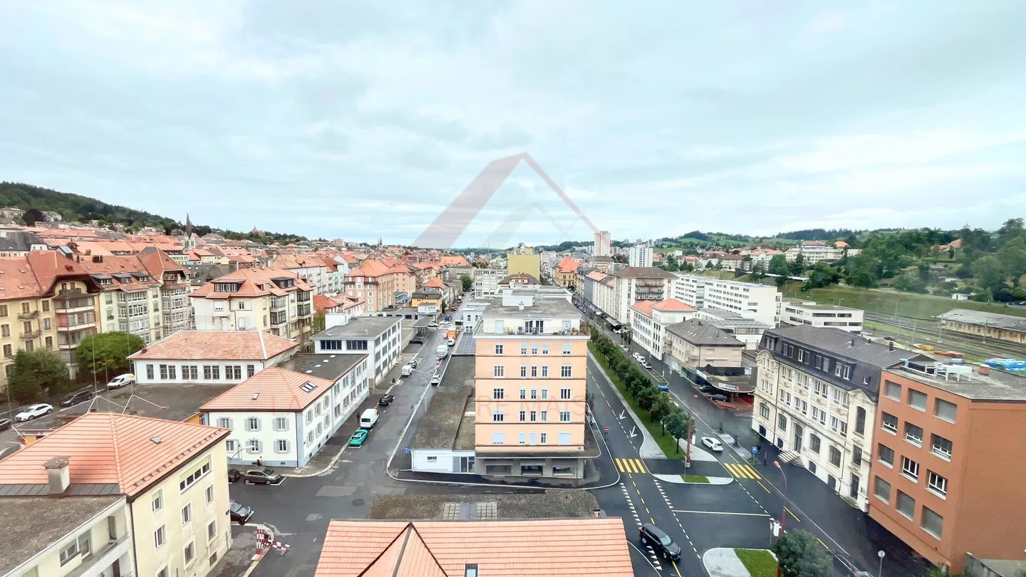 Raro a La Chaux-de-Fonds: spazioso appartamento di 5.5 locali di 150 m² con vista panoramica - Foto 9 di 9