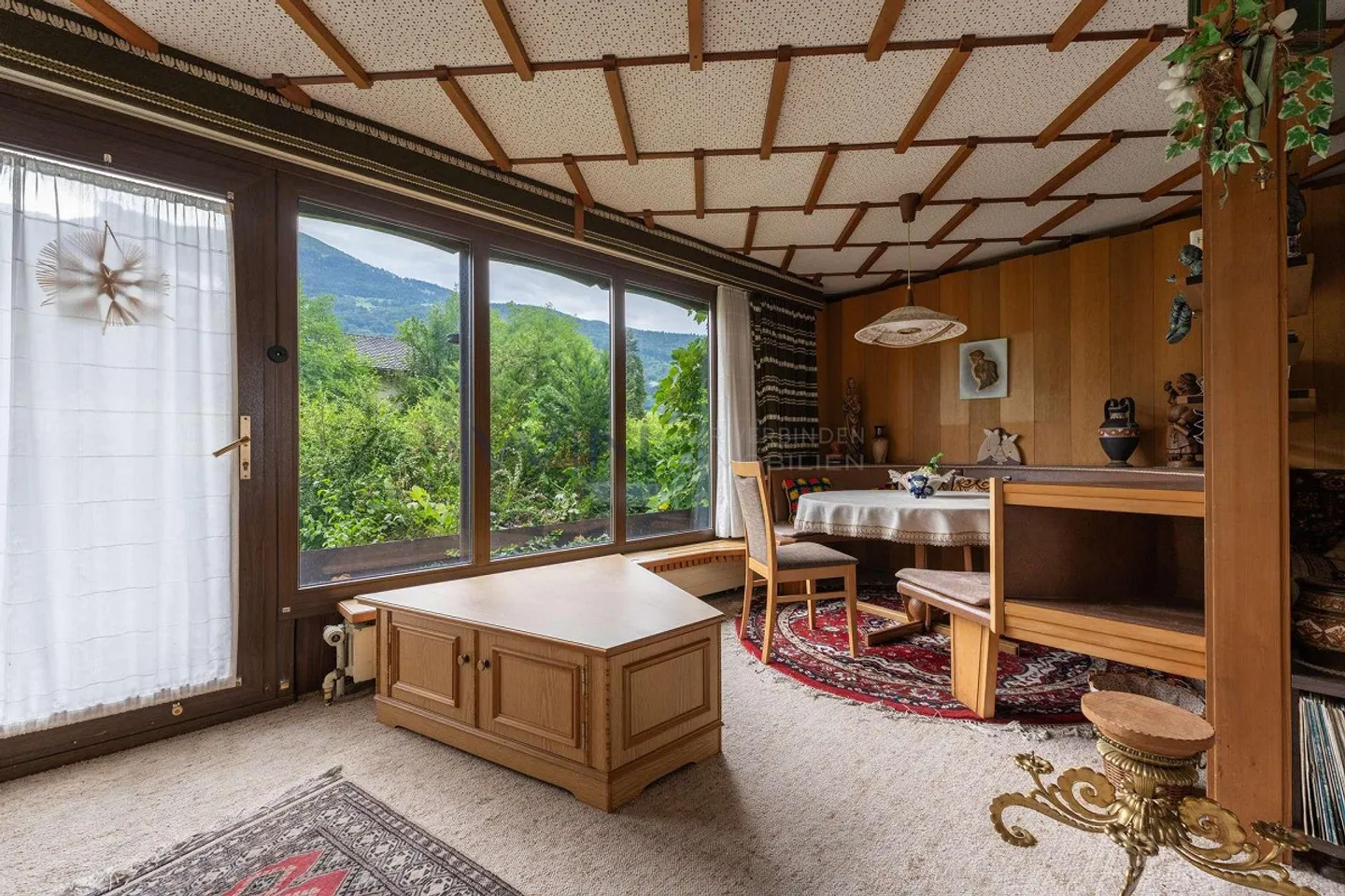 Terreno edificabile di 1'187 m² con vista sulle montagne e struttura esistente - Foto 2 di 12