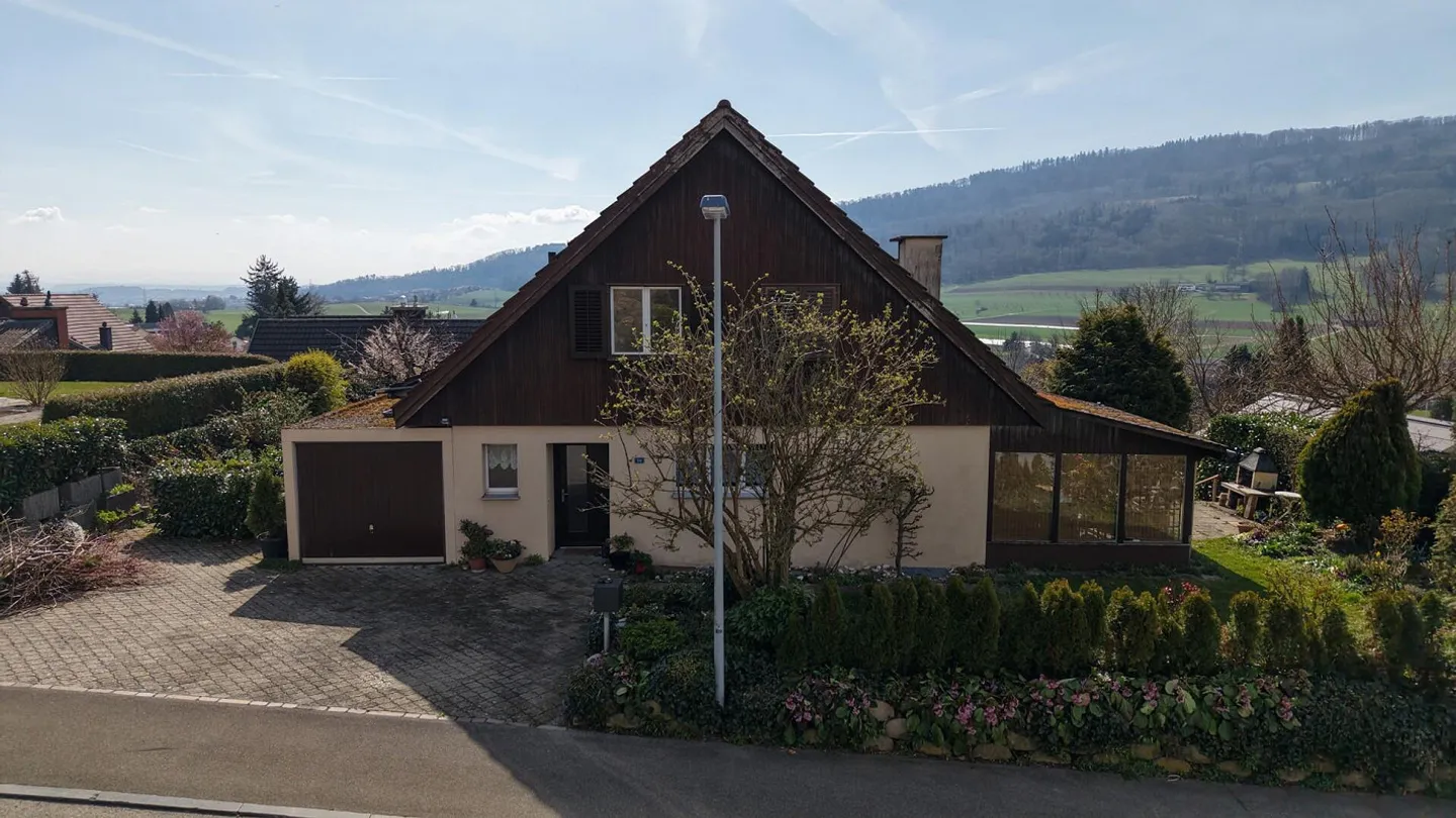Paradis Familial Ensoleillé avec Potentiel d'Expansion dans un Emplacement de Choix - Photo 8 sur 19