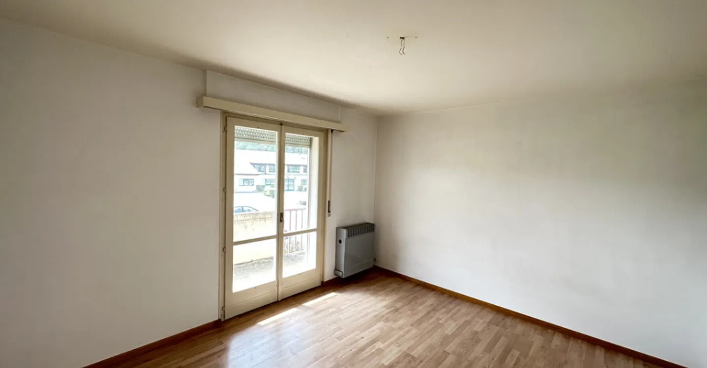 In der Nähe von Geschäften und Blick auf das Grün - Foto 2 von 7