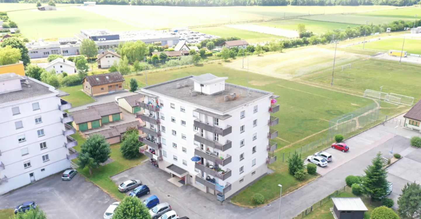 In der Nähe von Geschäften und Blick auf das Grün - Foto 6 von 7