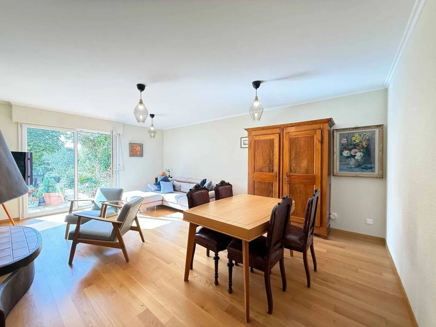 Villa familiale rénovée, studio indépendant et jardin de 1'260 m² - Foto 5 di 13