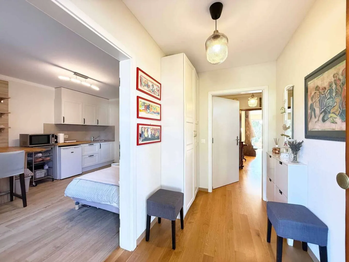 Villa familiale rénovée, studio indépendant et jardin de 1'260 m² - Foto 6 di 13