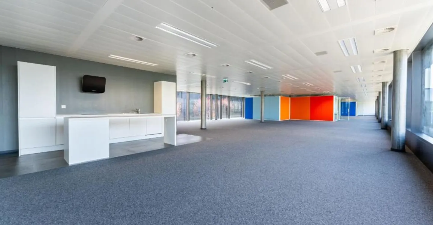 Administrative area of 529 m² - large bright and modular office spaces - Photo 1 of 7