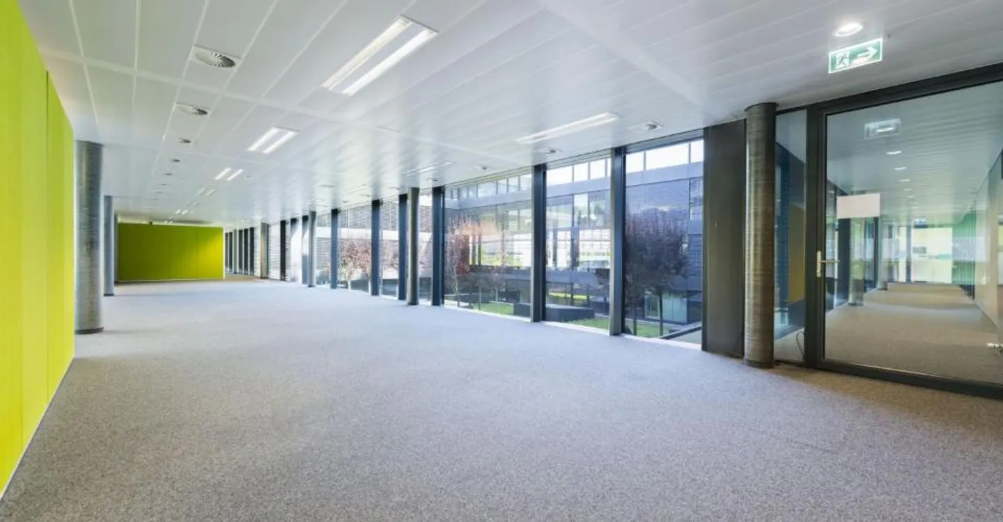 Administrative area of 529 m² - large bright and modular office spaces - Photo 4 of 7