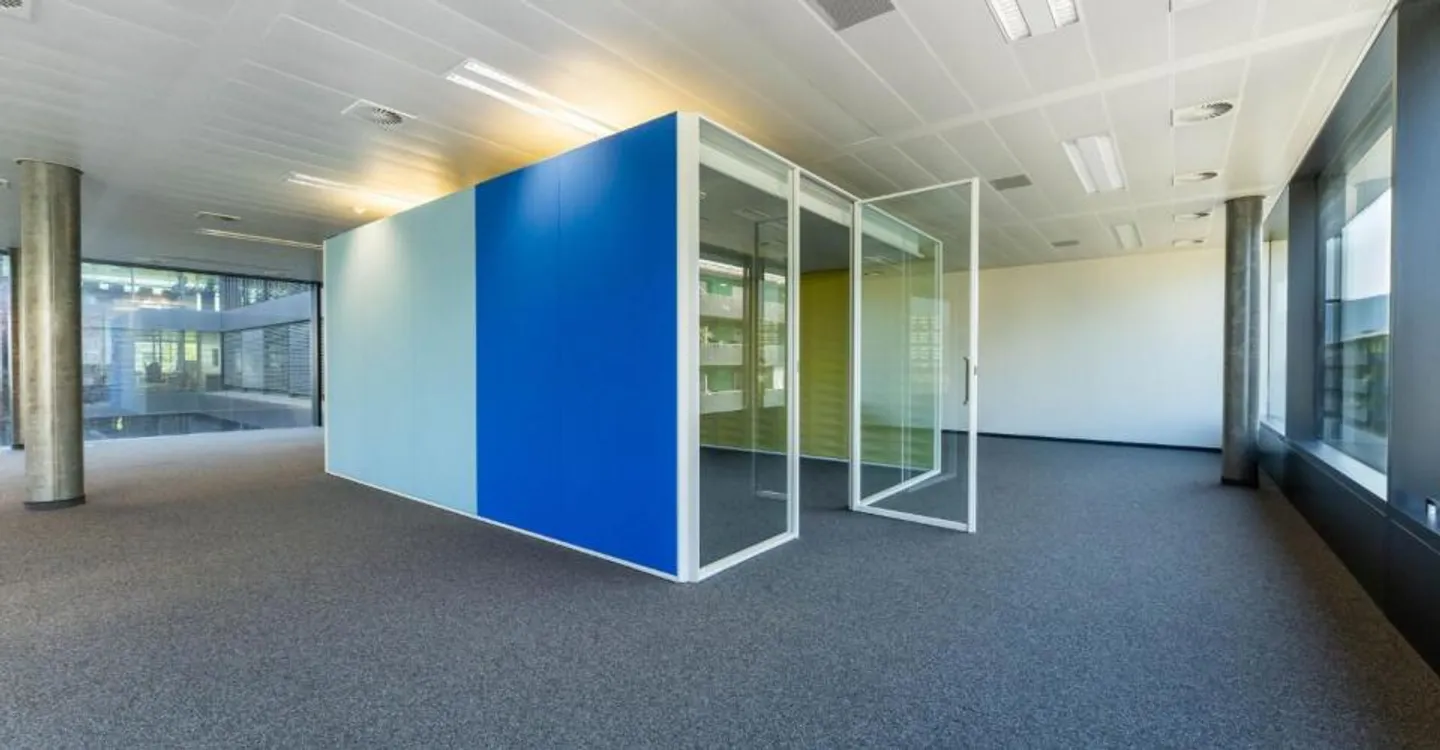 Administrative area of 529 m² - large bright and modular office spaces - Photo 6 of 7