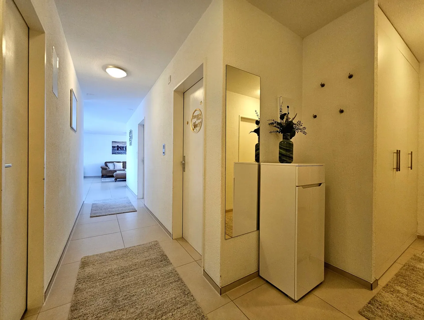 Well-maintained and bright 4.5-room apartment with balcony and panoramic view - Photo 14 of 15