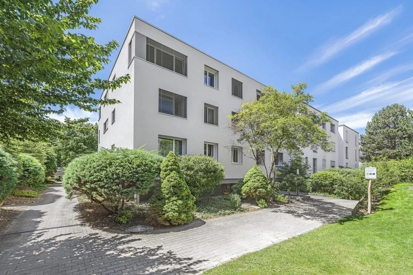 Modernes Apartment in Allschwil - Foto 1 von 8
