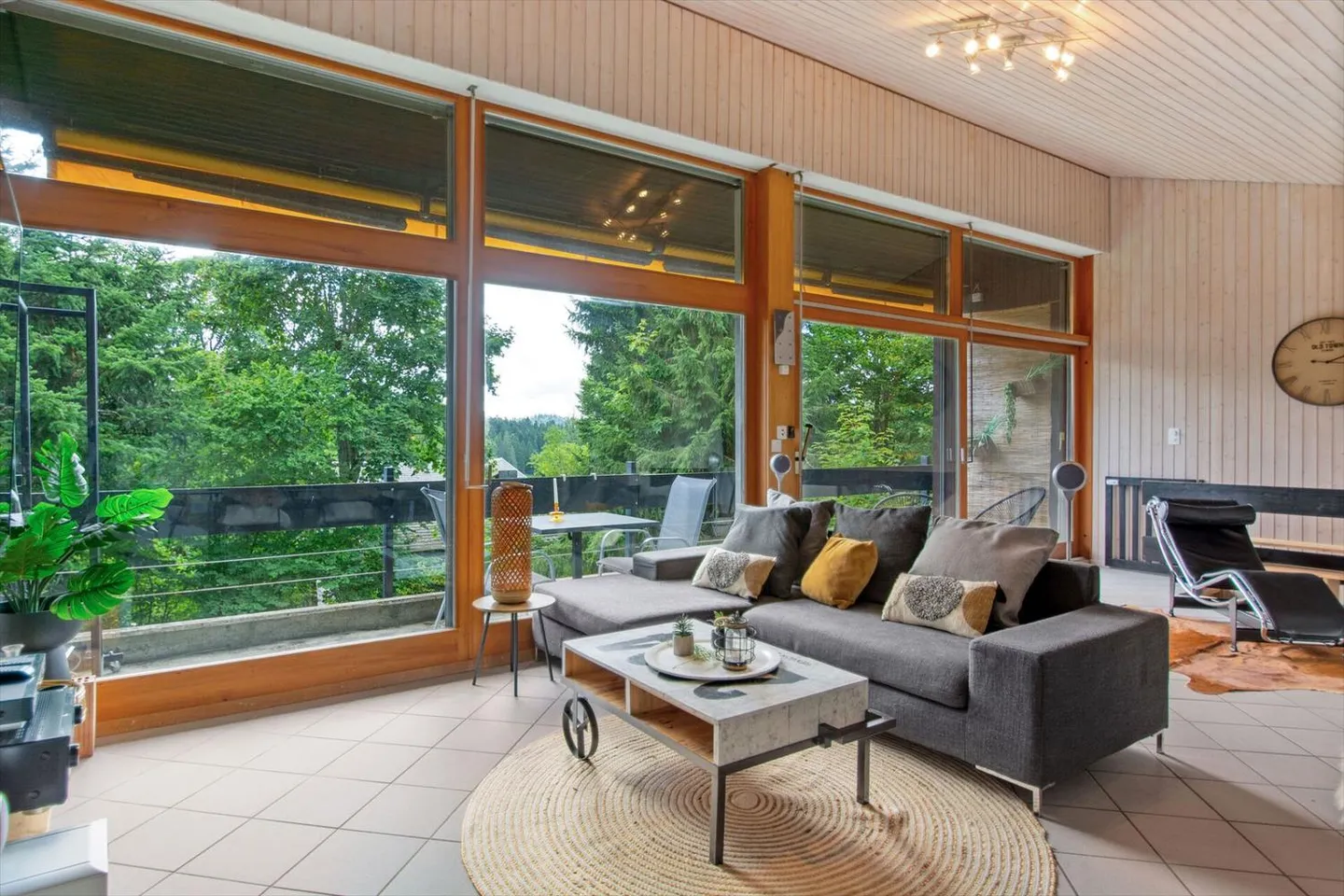 Les Savagnières, magnifique chalet de 4,5 pièces au cœur de la nature avec garage - Photo 7 sur 13