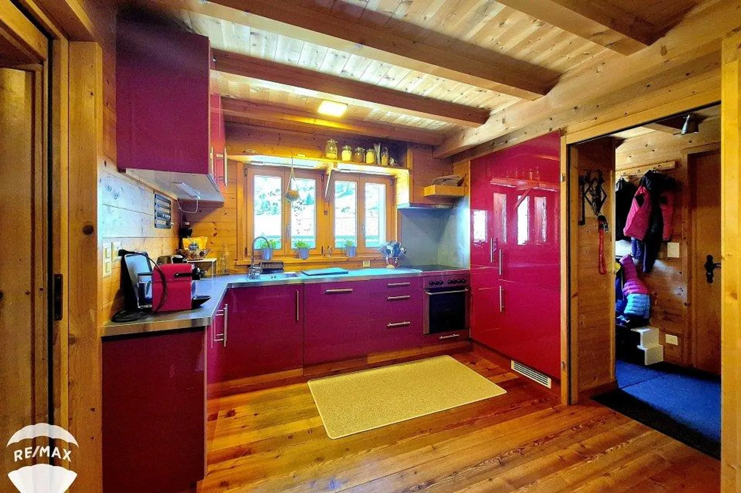 Mayen trasformato in appartamenti e garage. - Foto 4 di 13